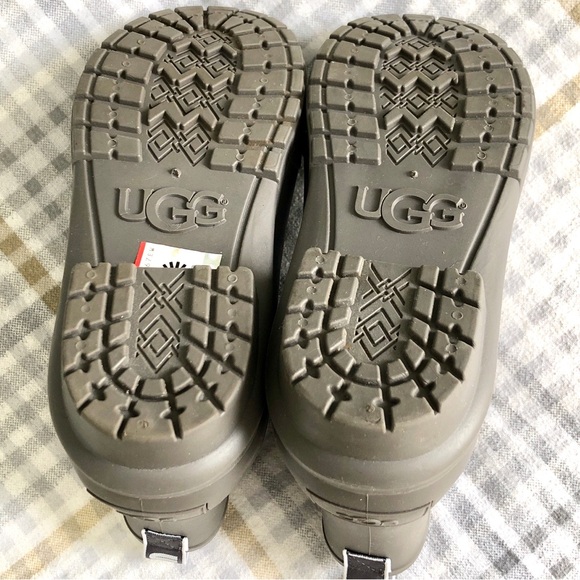 UGG - Picture 10 of 14